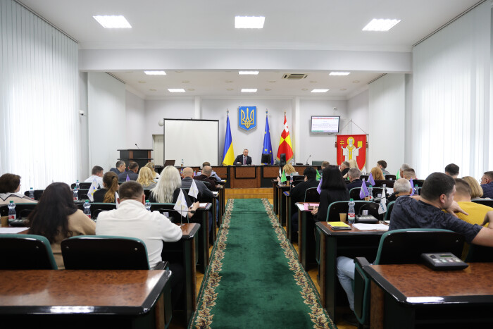 Депутати Луцькради звернулися до Кабміну щодо зміни тарифної сітки для належної оплати праці вчителів та вихователів