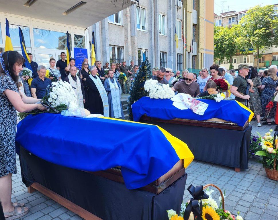 Ковельська громада провела в останню земну дорогу двох Героїв – Ігоря Ляшка та Олексія Кравчука