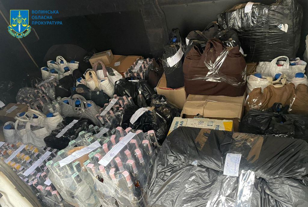 Судитимуть волинянина, у якого вилучили контрафактний алкоголь та цигарки на суму 400 тисяч гривень