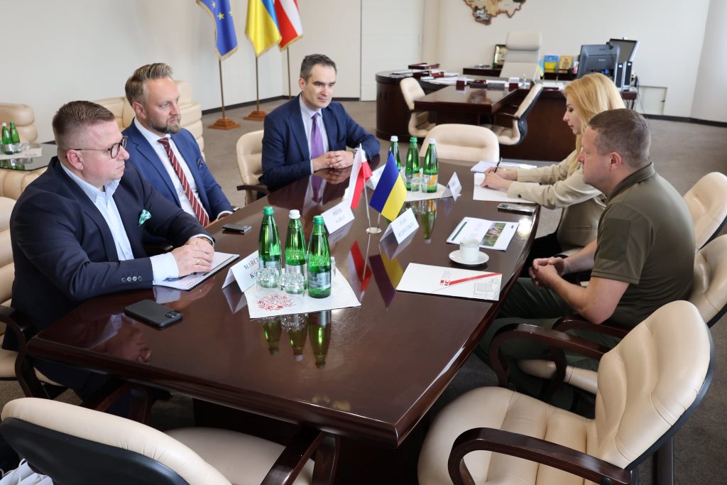 Рудницький зустрівся із представниками польської будівельної компанії