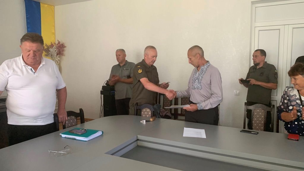 У Берестечківській громаді вручили відзнаку «За поранення» воїну Віталію Войтовичу