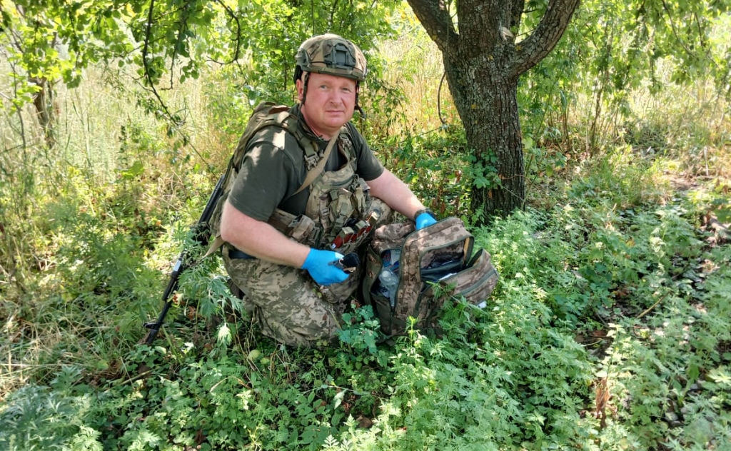 Доброволець з Волині рятує життя бійців на Харківщині