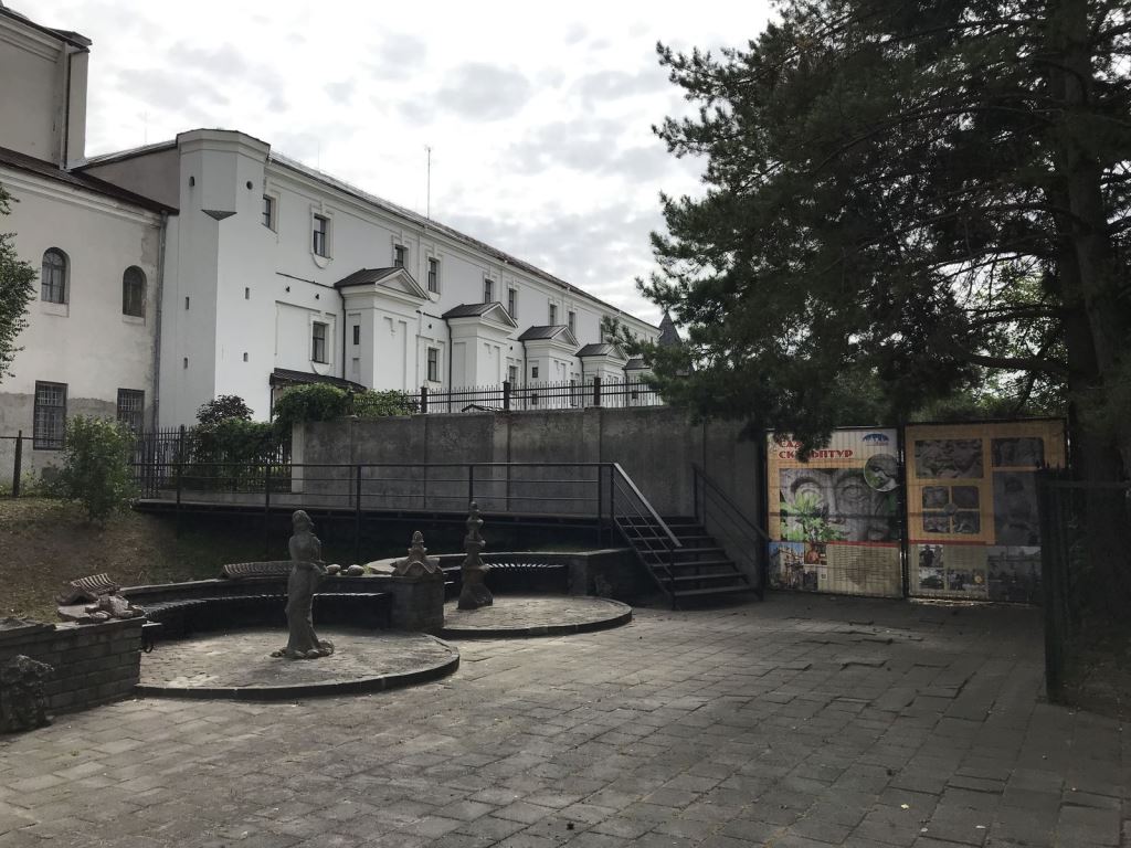 У Луцьку відкрили для відвідування «Сад скульптур» Миколи Голованя