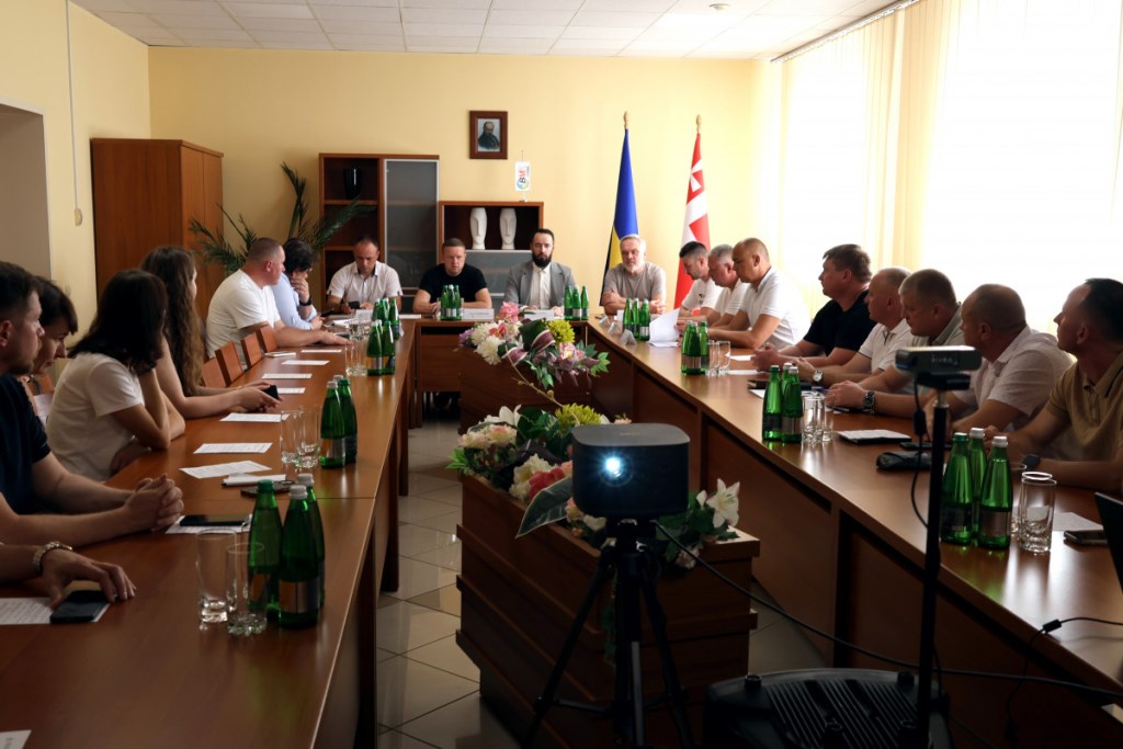 У Нововолинську відбулося засідання робочої групи з реформування ринку деревини