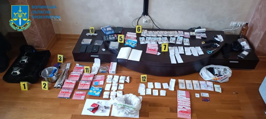 По вісім років позбавлення волі: на Волині судили членів організованої групи торгівців метадоном