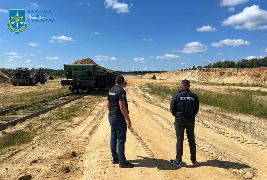 Понад 60 тисяч тонн піску, украдених в «Укрзалізниці» – на Волині повідомили про підозру членам організованої групи