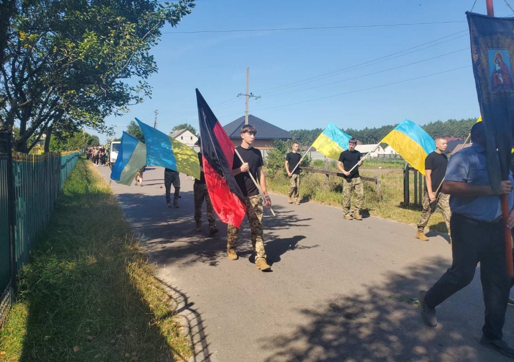 У Маневицькій громаді попрощалися із Героєм Віталієм Басалкою