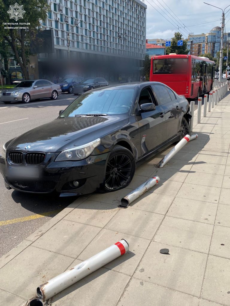 У Луцьку водій не впорався з керуванням та скоїв ДТП поблизу «Променя»