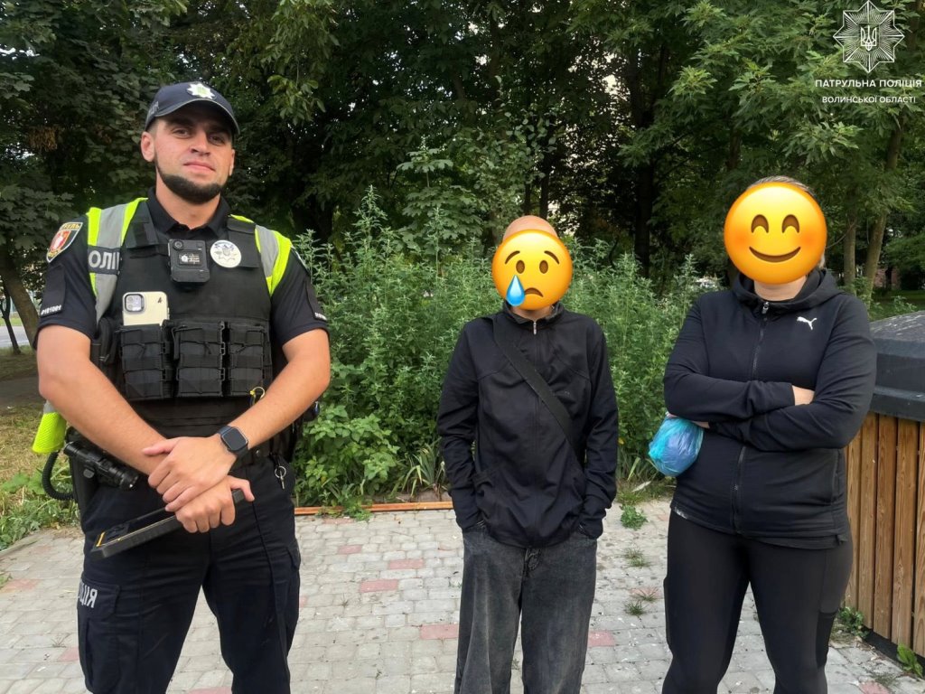 Волинські патрульні розшукали зниклого підлітка та повернули його матері