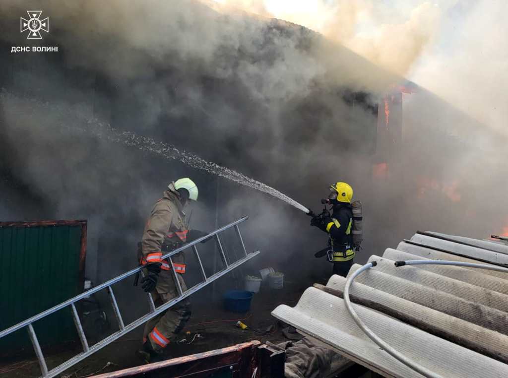 Минулої доби волинські рятувальники ліквідували три пожежі