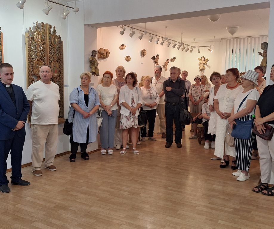 У Музеї волинської ікони презентували унікальну виставку церковних виробів з дерева