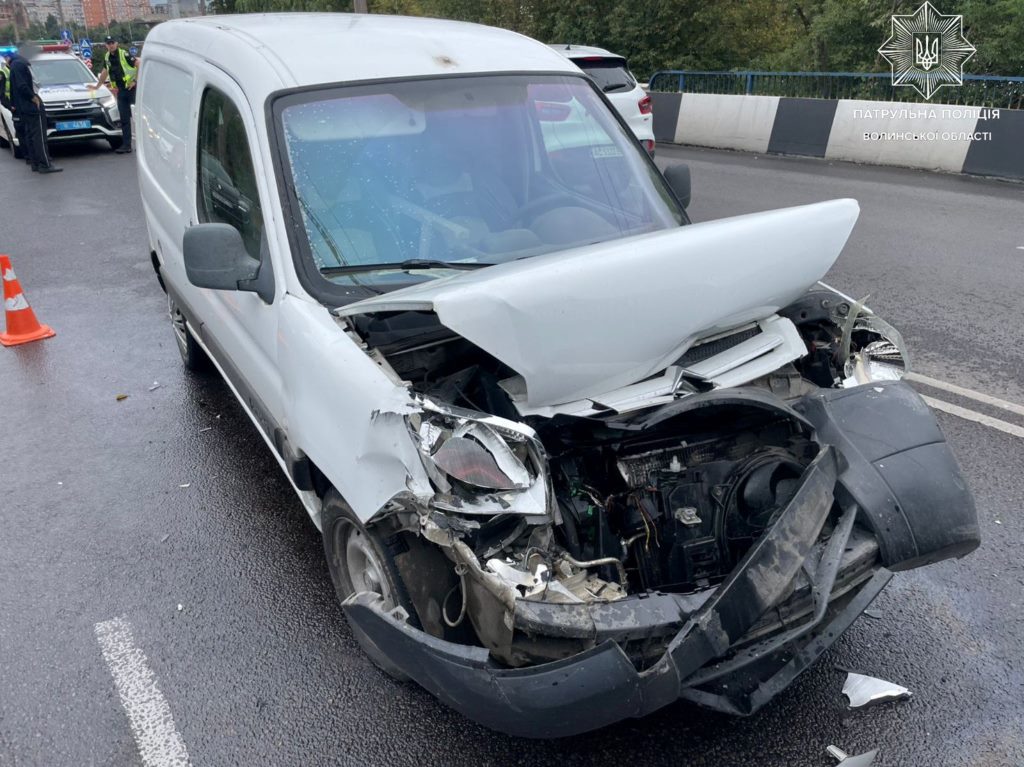 У Луцьку сталася дорожньо-транспортна пригода за участю кількох автомобілів