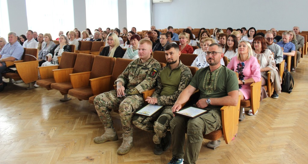 З нагоди Дня Незалежності України очільник Луцької РВА вручив почесні відзнаки