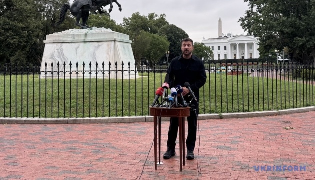 Зеленський заявив, що зустріч лідерів України, росії та США має відбутися без жодних умов