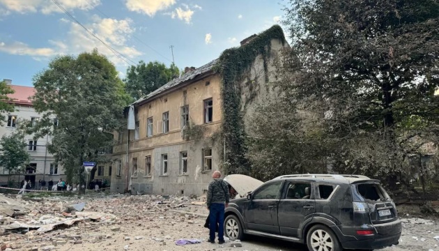 У Львові внаслідок російської атаки пошкоджені десятки будинків, одна людина загинула і двоє травмовані