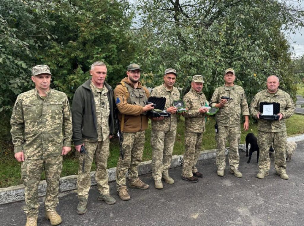 Військовим на передову передали обладнання від Ковельської громади