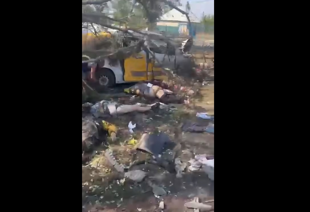 Понад 20 загиблих, стільки ж поранених: у Яровій на Донеччині росіяни скинули бомбу на чергу за пенсією