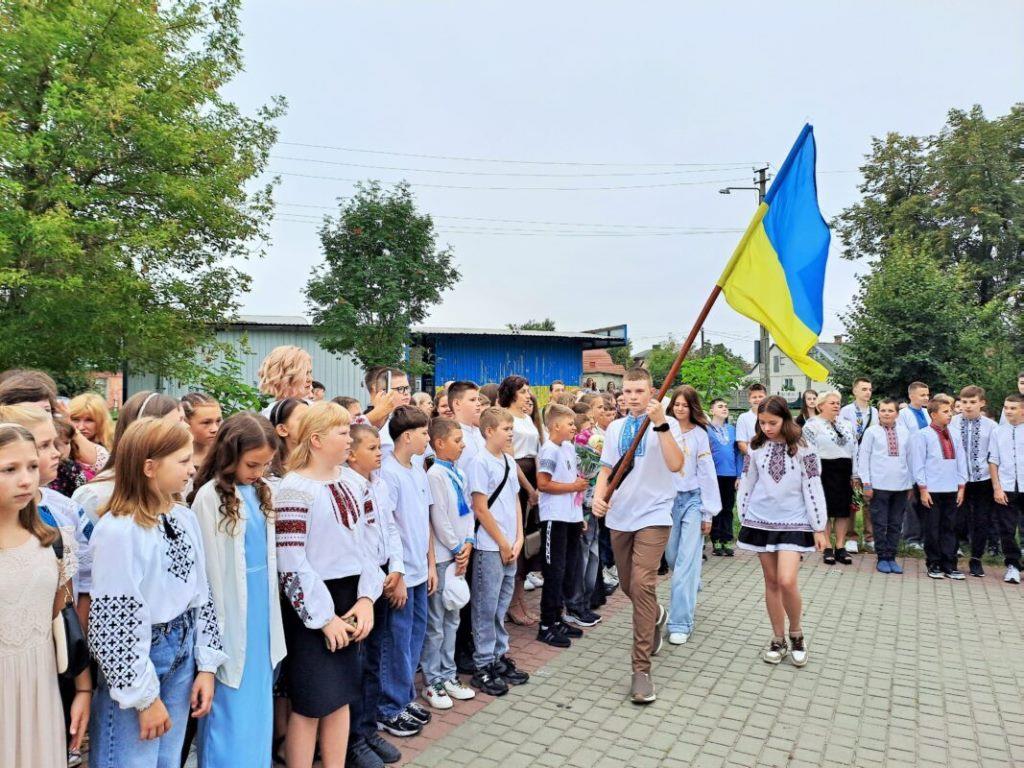 Перший дзвоник покликав за парти близько десяти тисяч школярів Ковельської громади