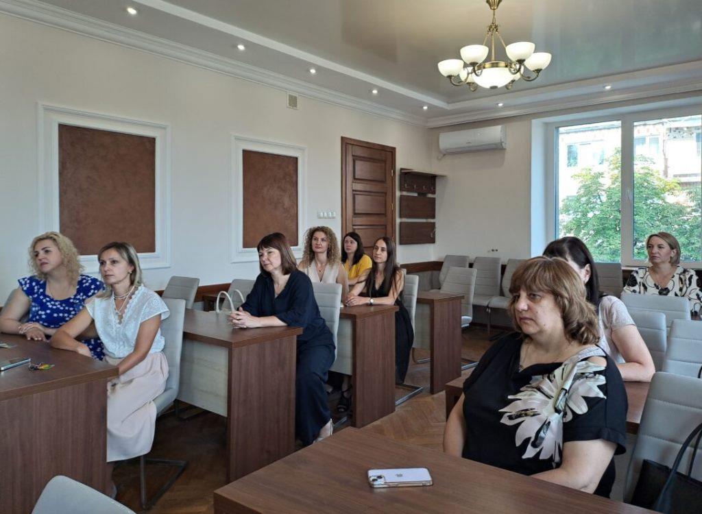 У Ковелі з професійним святом привітали нотаріусів та адміністраторів ЦНАПу