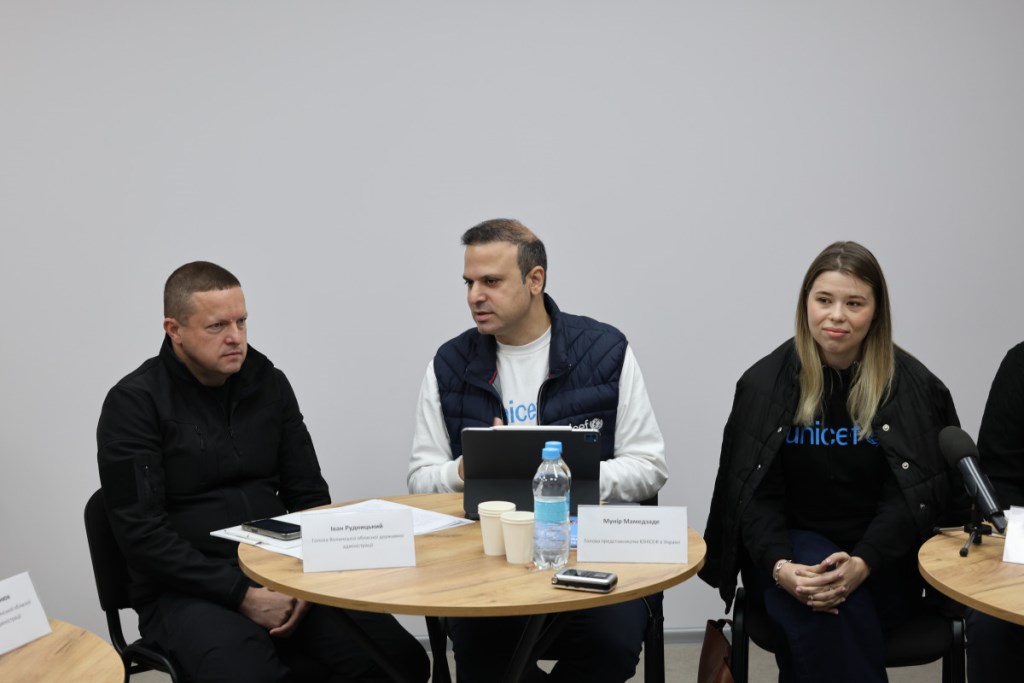 На Волині відкрили «гарячу лінію» для охочих стати родиною для дітей, позбавлених батьківського піклування