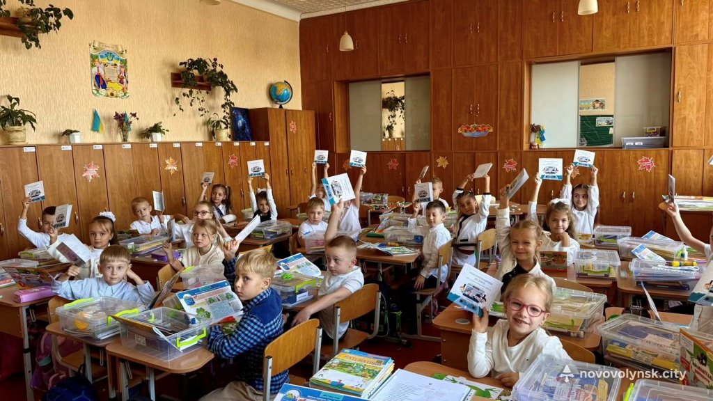 Першокласники Нововолинської громади матимуть власні електронні квитки для проїзду в громадському транспорті