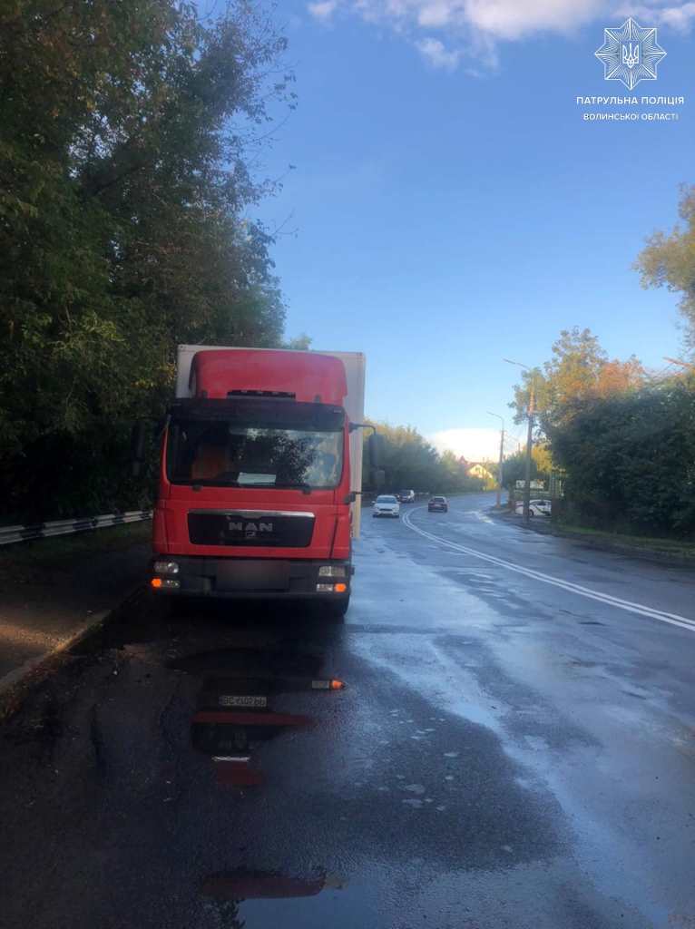 У Луцьку нетверезий водій без прав виїхав на зустрічну смугу та здійснив ДТП