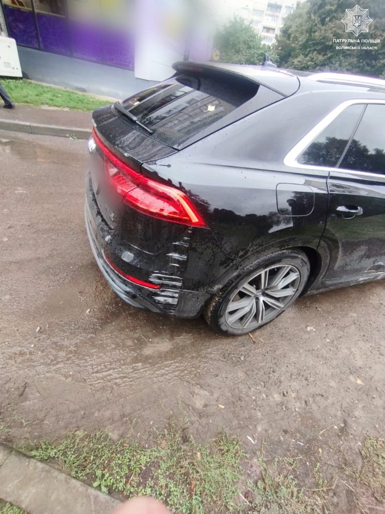 У Луцьку водій в’їхав у паркан і бетонну стіну