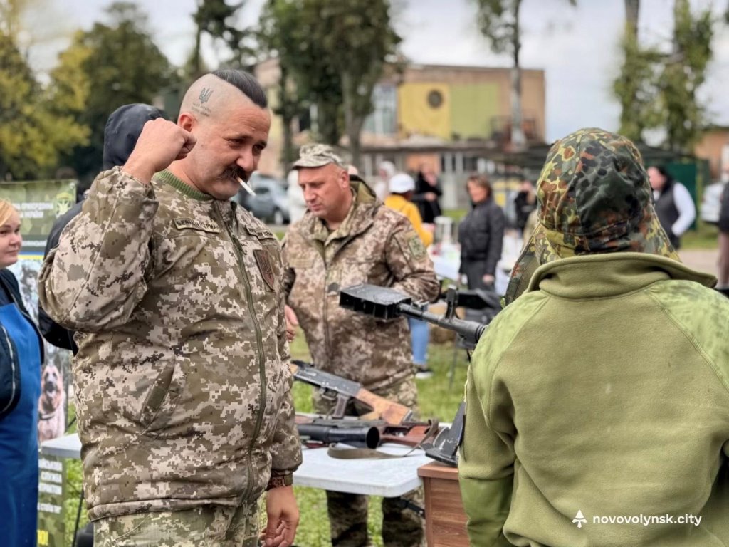 До Дня Захисників та Захисниць у Нововолинську організували збір для 14 ОМБр