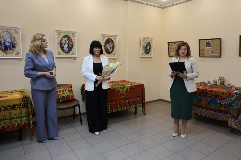 У Луцьку відкрили виставку робіт майстрів німецького походження з нагоди 10-річчя Товариства німців Волині