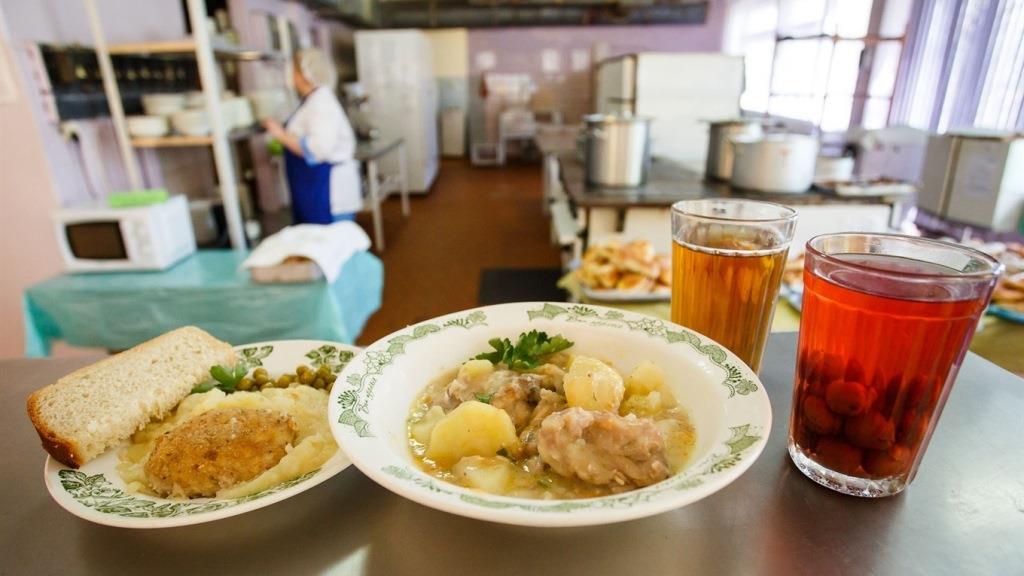 У Камінь-Каширській РВА роз’яснили ситуацію з гарячим харчуванням у закладах освіти району