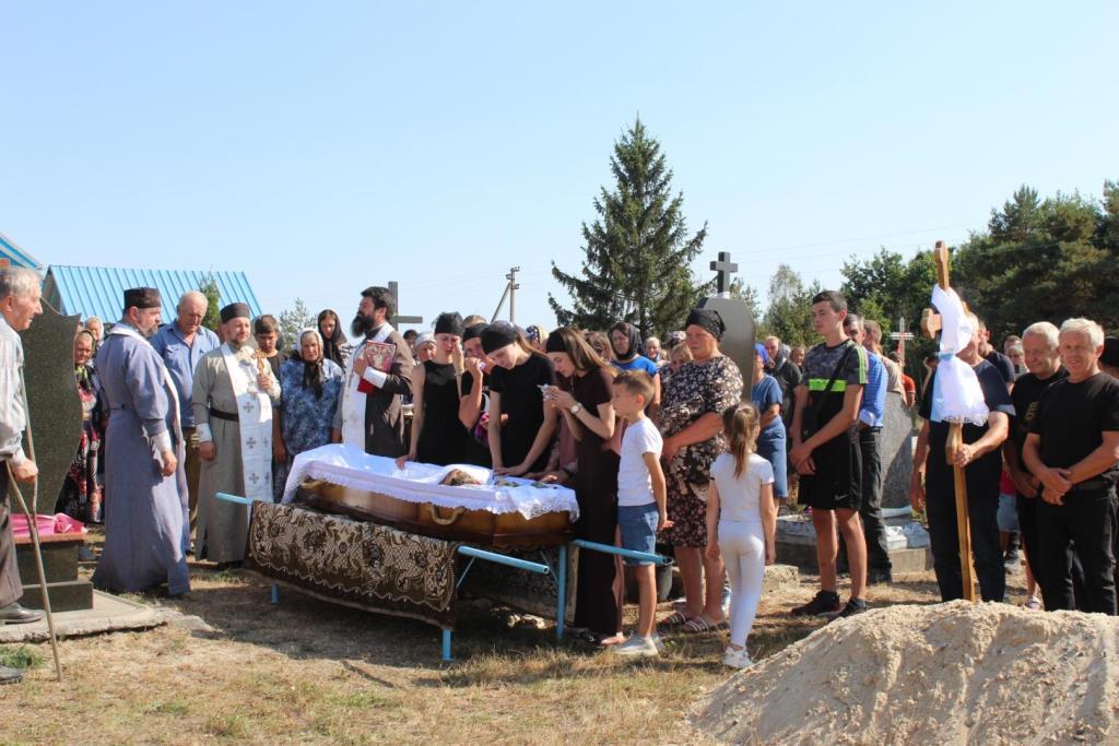 У Рожищенській громаді провели в останню дорогу Захисника Віктора Ковальчука