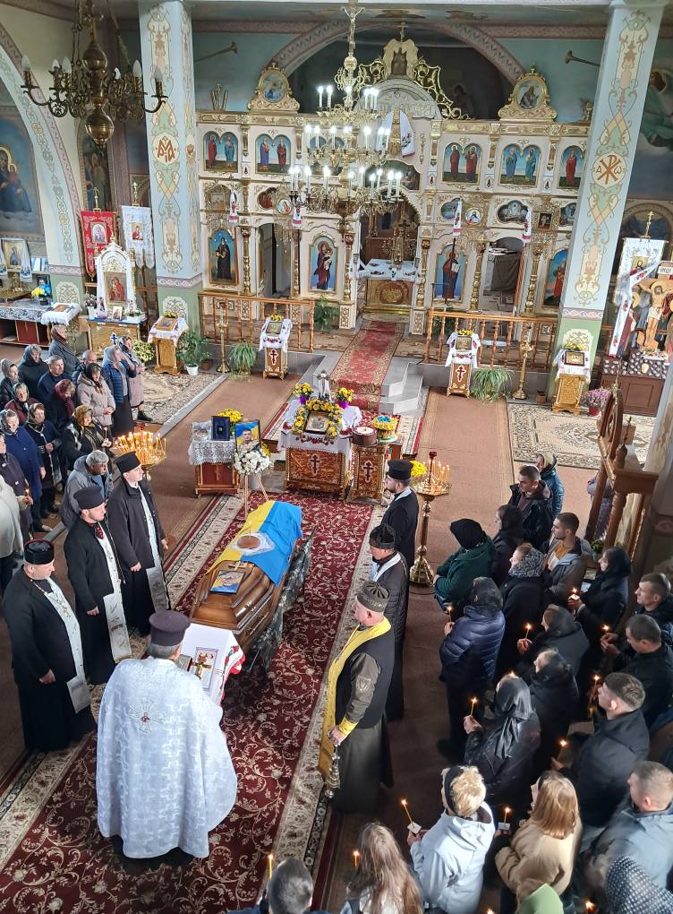 У Мар’янівській громаді попрощалися із воїном Андрієм Шепелюком