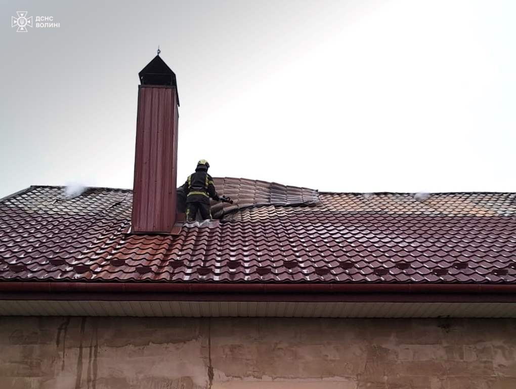 У Маневицькій громаді рятувальники ліквідували пожежу в приватній оселі