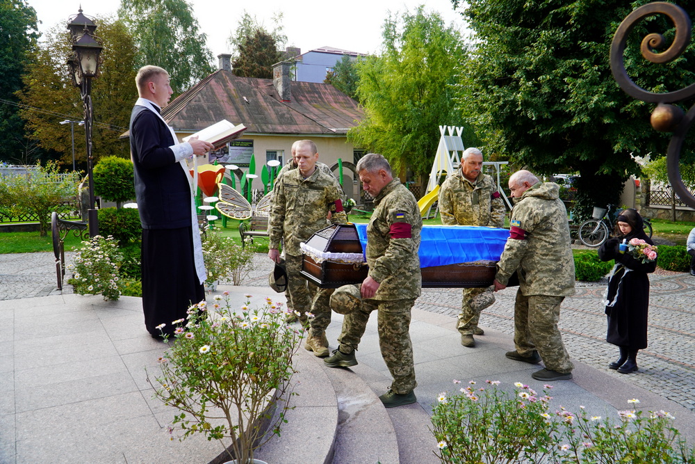 У Володимирі попрощалися із Захисником Віталієм Кузьменком