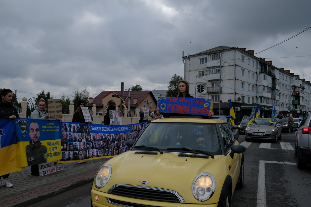 Під час мирної акції та автопробігу у Володимирі нагадали про зниклих безвісти та військовополонених захисників