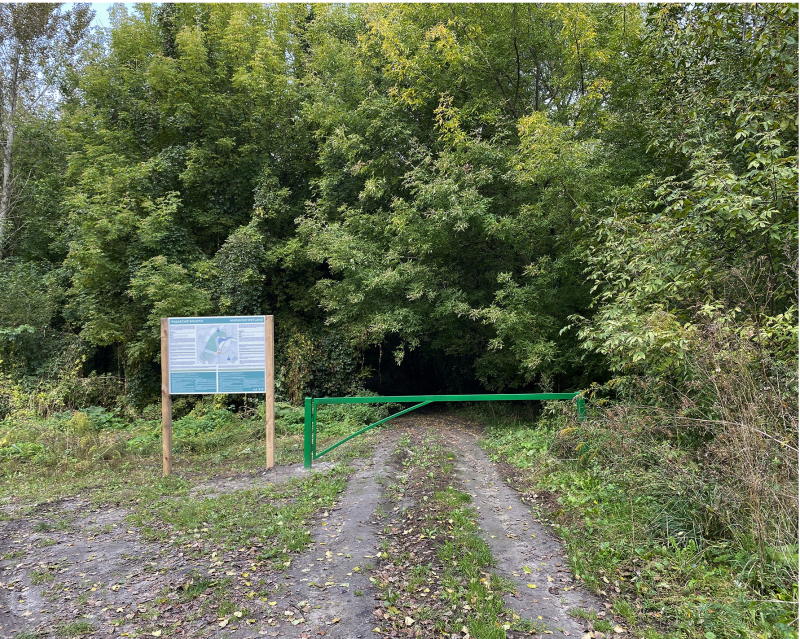 На території заказника «Гнідавське болото» встановили інформаційні стенди та шлагбауми