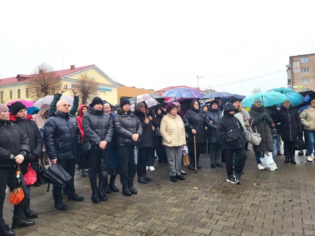 У Ковелі відкрили книгу Надії «Ми чекаємо Вас», присвячену полоненим та безвісти зниклим Захисникам громади