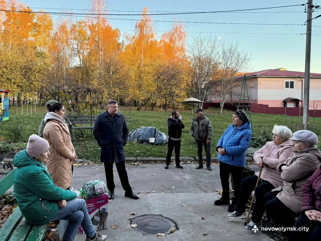 У Нововолинську тривають зустрічі міського голови з мешканцями багатоквартирних будинків