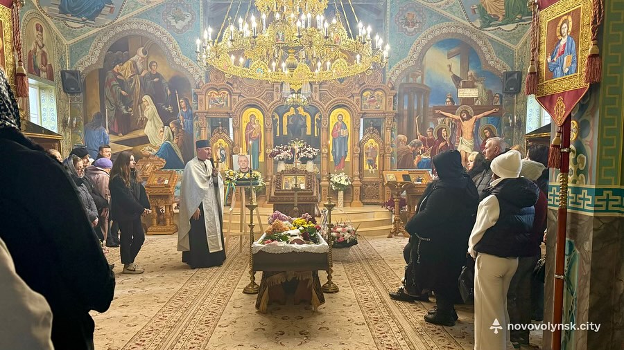 Нововолинськ провів в останню земну дорогу Героя Сергія Ярощука