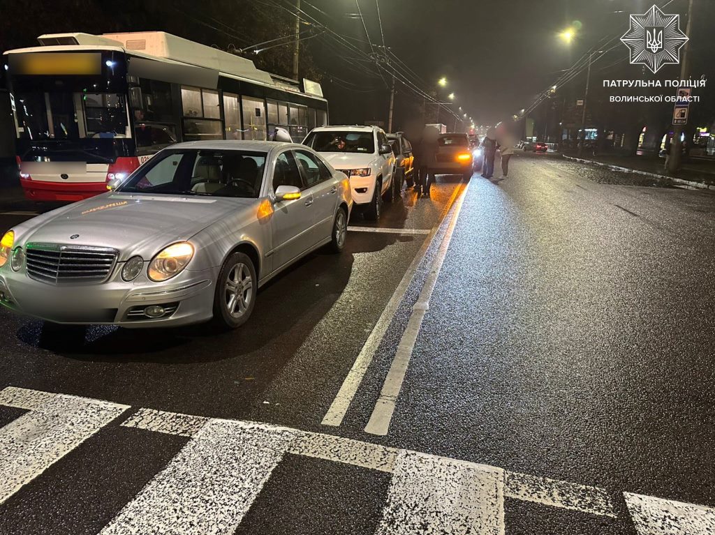 У Луцьку водій напідпитку спричинив ДТП із трьома авто