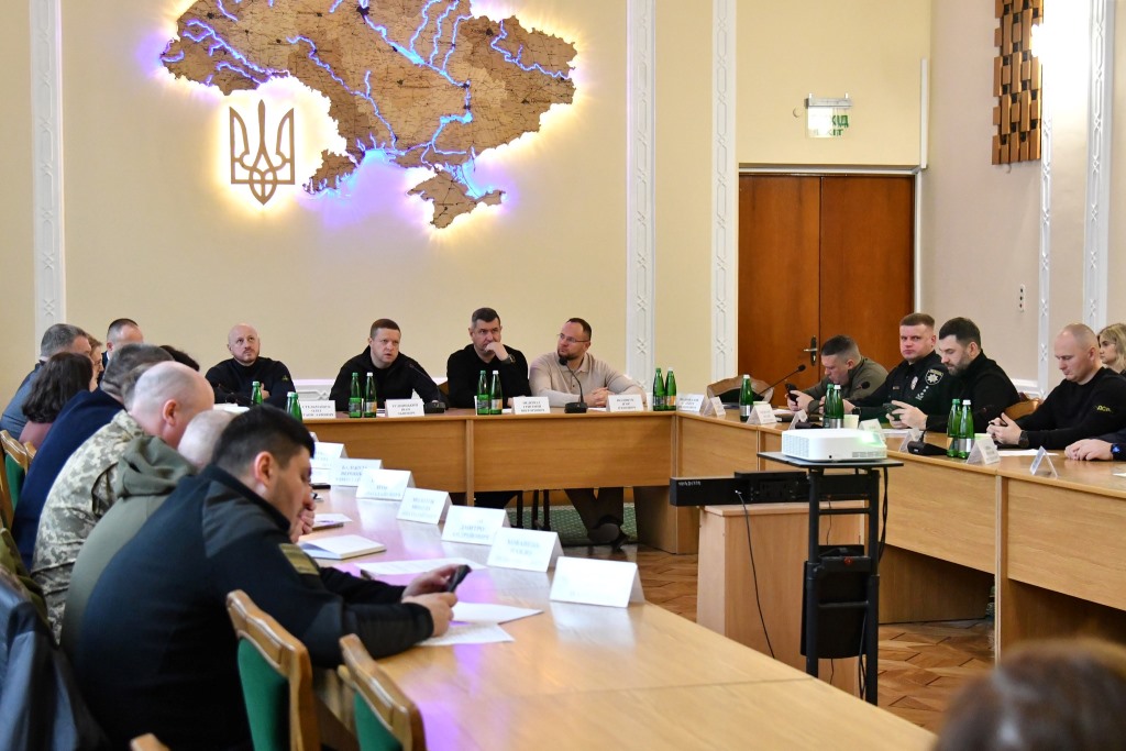 У Волинській ОВА обговорювали програму підтримки сімейних форм виховання і створення фондів тимчасового житла