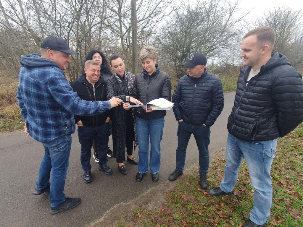 У Володимирській громаді депутати оглянули ділянки, призначені для продажу з аукціону