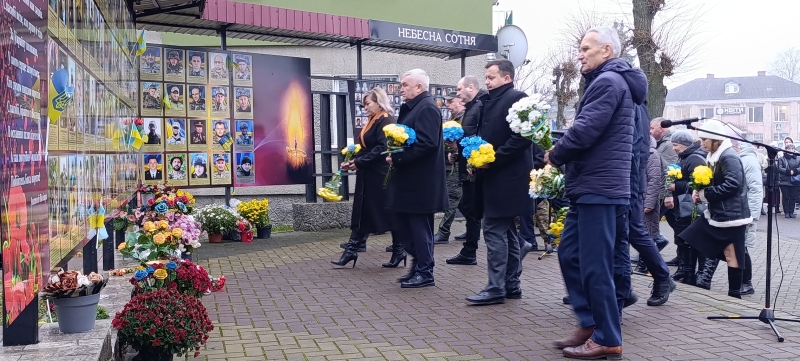 Гідність, виборена кров’ю. Свобода, виборена єдністю: у Маневичах відбувся захід з нагоди Дня Гідності та Свободи