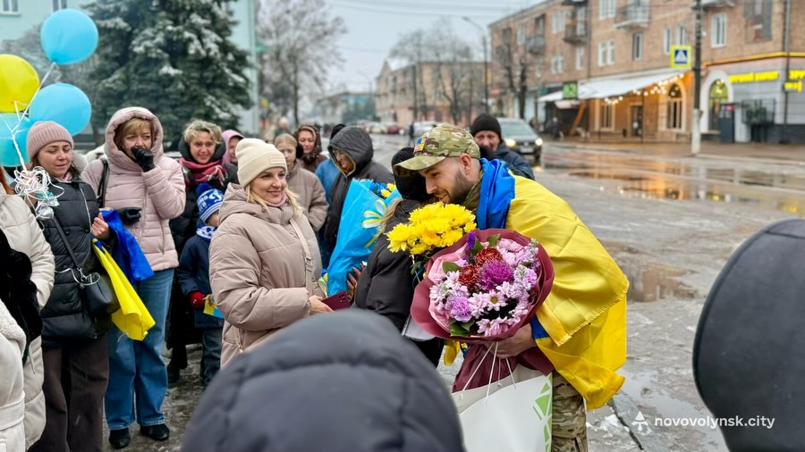 У Нововолинську зустріли звільненого з російського полону воїна Олександра Трощинського