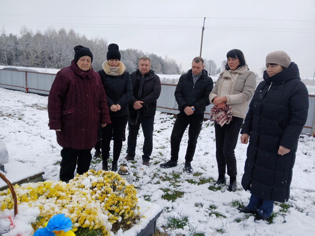 У Турійській громаді вшанували пам’ять захисника України Володимира Олексюка