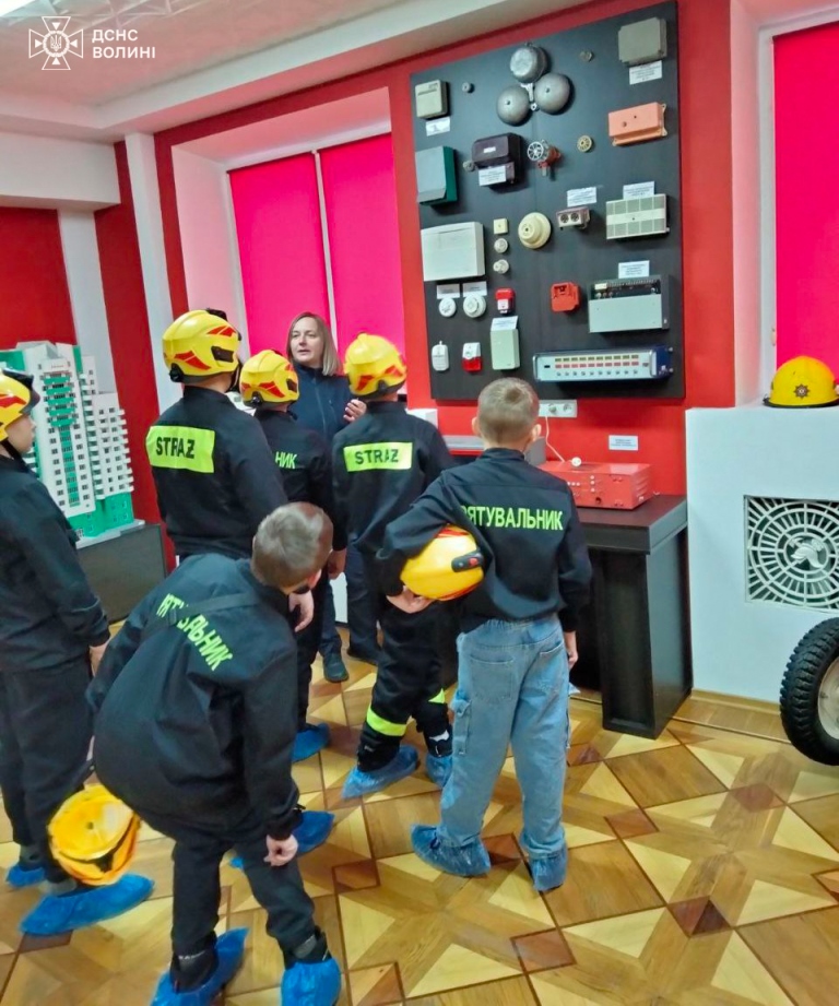У Луцьку школярі відвідали музей служби порятунку «101»