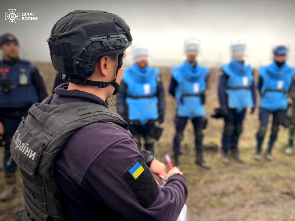 Волинські сапери продовжують розміновувати деокуповані українські землі
