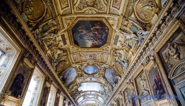 У Франції двом особам висунули обвинувачення у справі про пограбування Лувру