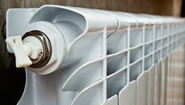 У Луцьку сім багатоквартирних будинків лишаються без опалення через пориви