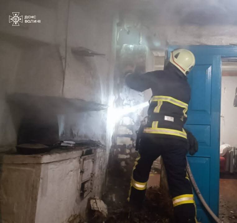 За добу на Волині ліквідували дві пожежі